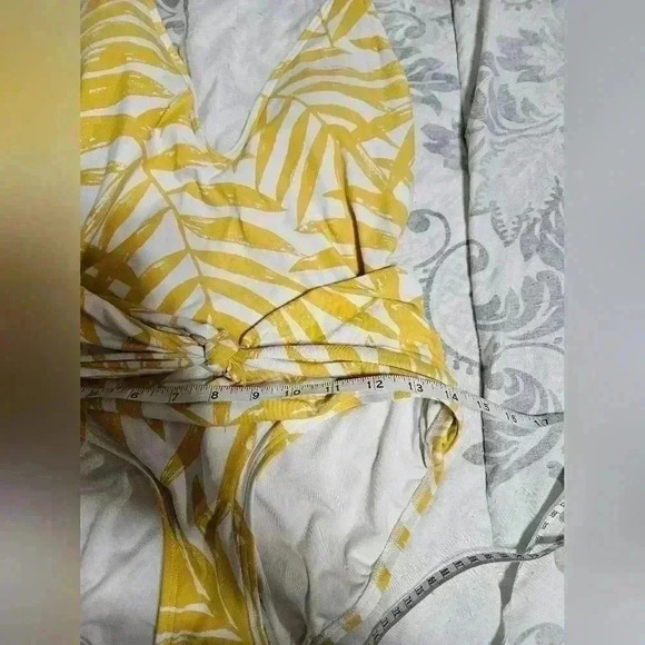 Carmen marc valvo one piece swimwear! - Picture 9 of 9